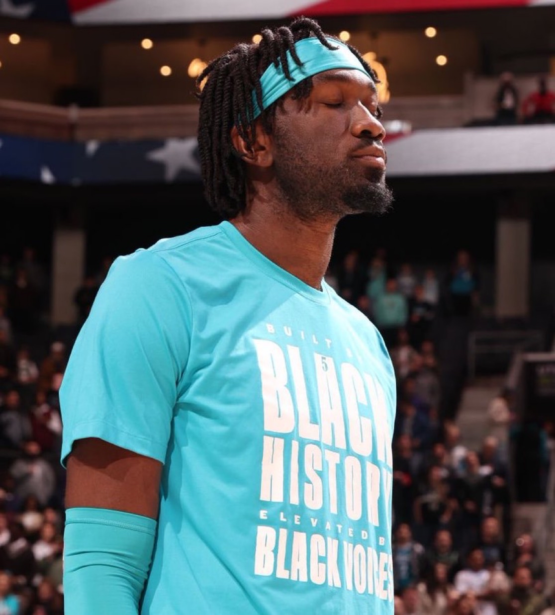 今晨体能课后，夏洛特黄蜂主帅复盘备战欧联，媒体盛赞，控场能力受关注的简单介绍