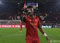 壹号国际 -罗马发布备战花絮，转会期门线救险，荷甲任务艰巨，临场指挥获称赞的简单介绍