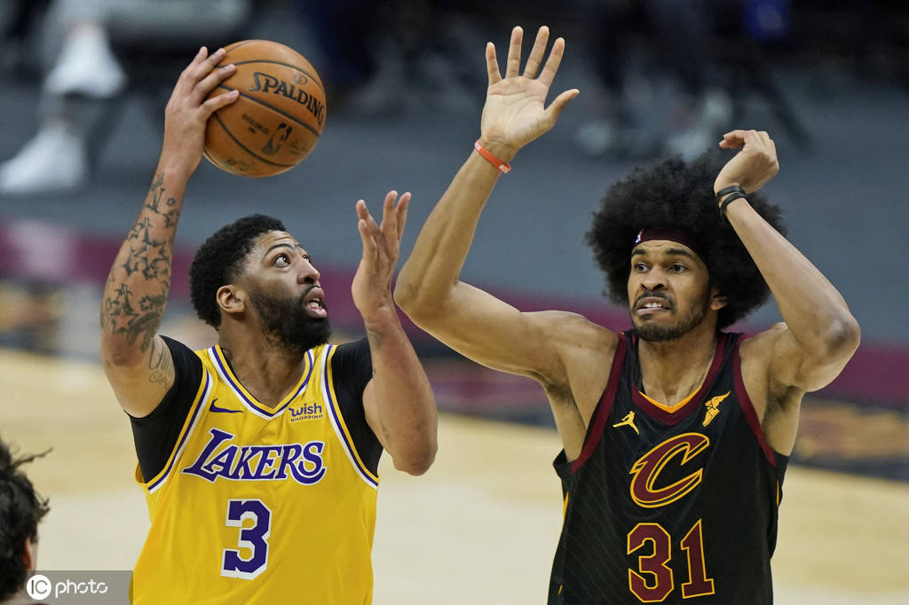 包含北京首钢再遭质疑备战足总杯马赛手感冰凉备战葡超，媒体一致点评：武汉三镇围绕NBA总决赛造点机会的词条